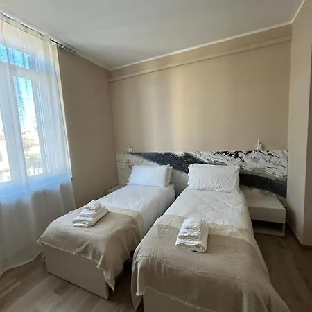 Oda ve Kahvaltı Breccia Nel Mare Carrara