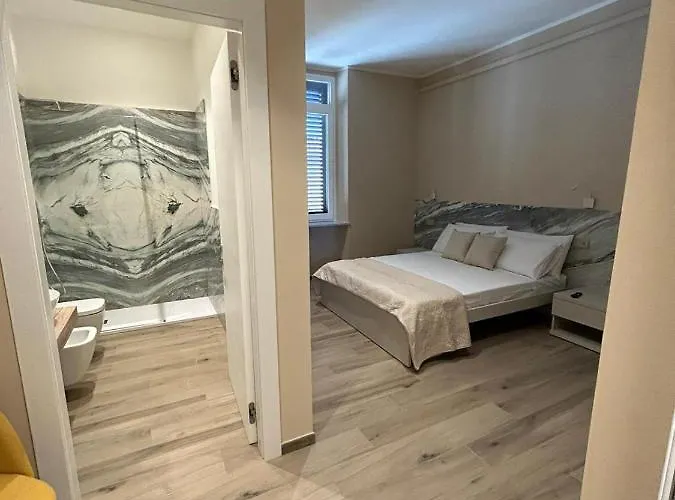 فندق مبيت وإفطار Breccia Nel Mare 3*