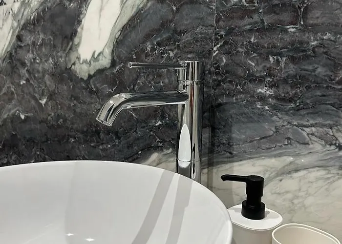 فندق مبيت وإفطار Breccia Nel Mare 3*
